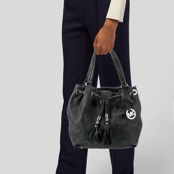 Michael Kors Black Shoulder Bag with Tassel Detail Nwot - Picture 3 of 5